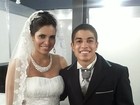 Douglas Sampaio, de 'Malhação', vira noivo em feira de noivas