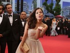 Ex-BBB Gyselle Soares manda beijos para fotógrafos no Festival de Cannes