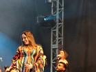 Claudia Leitte exibe barrigão durante show em Minas Gerais
