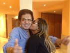 Gaby Amarantos tasca beijo em Reginaldo Rossi: 'Vale mais de 1,99'