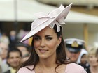 Kate Middleton repete vestido em chá no Palácio de Buckingham