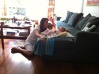 Luana Piovani mostra o filho Dom com a 'babá-musa' no Twitter