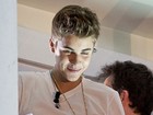 Fãs histéricas de Justin Bieber invadem estúdio em Londres