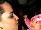 Veja mais fotos de Perlla com a filha em culto, no Rio