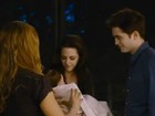Bebê de Bella e Edward aparece em teaser de 'Amanhecer- Parte 2'. Veja!