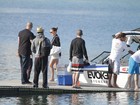 Jennifer Lopez passeia de barco com o namorado no Rio