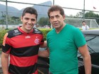 Bruno Gissoni vira sócio do Flamengo e posa com craque Nunes