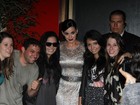 Depois de pré-estreia, Katy Perry janta em restaurante carioca