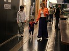 Miryan Martin vai com os filhos a shopping