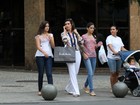 Fátima Bernardes vai às compras com as filhas