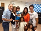 Rafaella Justus vai ao teatro com a família em São Paulo