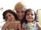 No hospital, Hebe recebe visita das filhas de Luciano Camargo