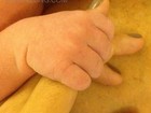 Tori Spelling dá à luz seu quarto filho e posta foto no Twitter
