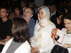 Maria Paula medita em evento de guru indiano no Rio
