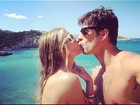 Yasmin Brunet curte viagem romântica e posta foto de beijo