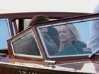 Sharon Stone faz passeio romântico com o namorado em Veneza