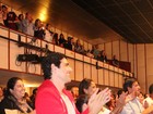 Reynaldo Gianecchini aplaude Cissa Guimarães no teatro