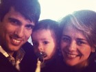 Juliana Silveira curte o dia com o marido e o filho