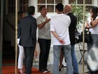 Luigi Baricelli encontra com Petkovic na saída de restaurante