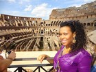 Ex-BBB Solange passeia em Roma, na Itália 