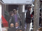 Filho de Luciana Gimenez passeia com o pai, Mick Jagger, na França