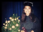 Juliana Paes posta foto do dia de sua graduação