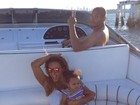 Mel B curte passeio de barco com a família na Austrália