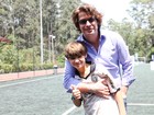 Fábio Assunção leva filho para jogar futebol: 'Nossa relação é maravilhosa'