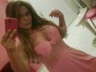 Geisy Arruda posa de camisola rosa: ‘Prontinha para dormir!’