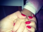 Ticiane Pinheiro brinca de manicure com a filha Rafa Justus