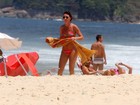 Glenda Kozlowski mostra que está com tudo em cima em praia carioca