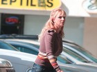 Britney Spears exibe novo visual com franjinha