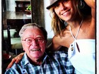 Carolina Dieckmann publica foto com o seu avô