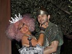 Casal real: Christina Aguilera e Matthew Rutler curtem Halloween