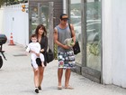 Daniele Suzuki segue com marido e filho para academia