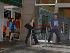 Edson Celulari janta com a namorada e a filha no Rio
