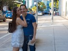 Depois da polêmica do furacão, Nana Gouvêa posa com o marido em Miami