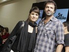 Fernanda Abreu posa acompanhada em pré-estreia de filme