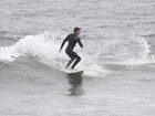 Klebber Toledo curte tarde de surfe no Rio