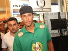 Neymar participa de ação promocional em prol da reciclagem