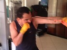 Luciano Camargo treina pesado e posta fotos em rede social