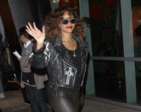 Rihanna em Los Angeles (Foto: Honopix)