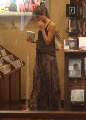 Sophie Charlotte em livraria após almoço com Malvino (Foto: Marcos Ferreira / Photo Rio News)
