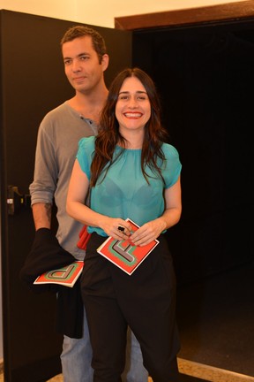 Alessandra Negrini e o namorado (Foto: André Muzell / AgNews)