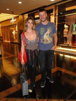 Fernanda Lima e Rodrigo Hilbert em shopping no Rio (Foto: Daniel Delmiro/ Ag. News)