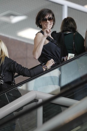 Deborah Secco no aeroporto (Foto: Leotty Junior / AgNews)