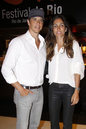 Márcio Garcia e a mulher Andréa Santa Rosa em cinema no Rio (Foto: Felipe Assumpção/ Ag.News)