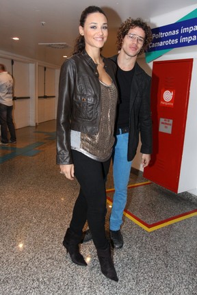 Débora Nascimento e José Loreto em show de Joss Stone no Rio (Foto: Roberto Filho e Alex Palarea/ Ag. News)