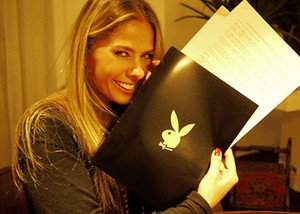 Adriane Galisteu assina com a Playboy (Foto: Divulgação/Playboy)