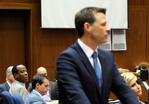 Conrad Murray no julgamento (Foto: Reuters)